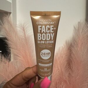Revlon ColorStay Glow Lotion - Coconut Scent